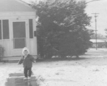 Snow in Tuscaloosa!  (c. 1970)