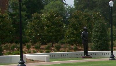 Statue of Bear Bryant  (c. 2007)